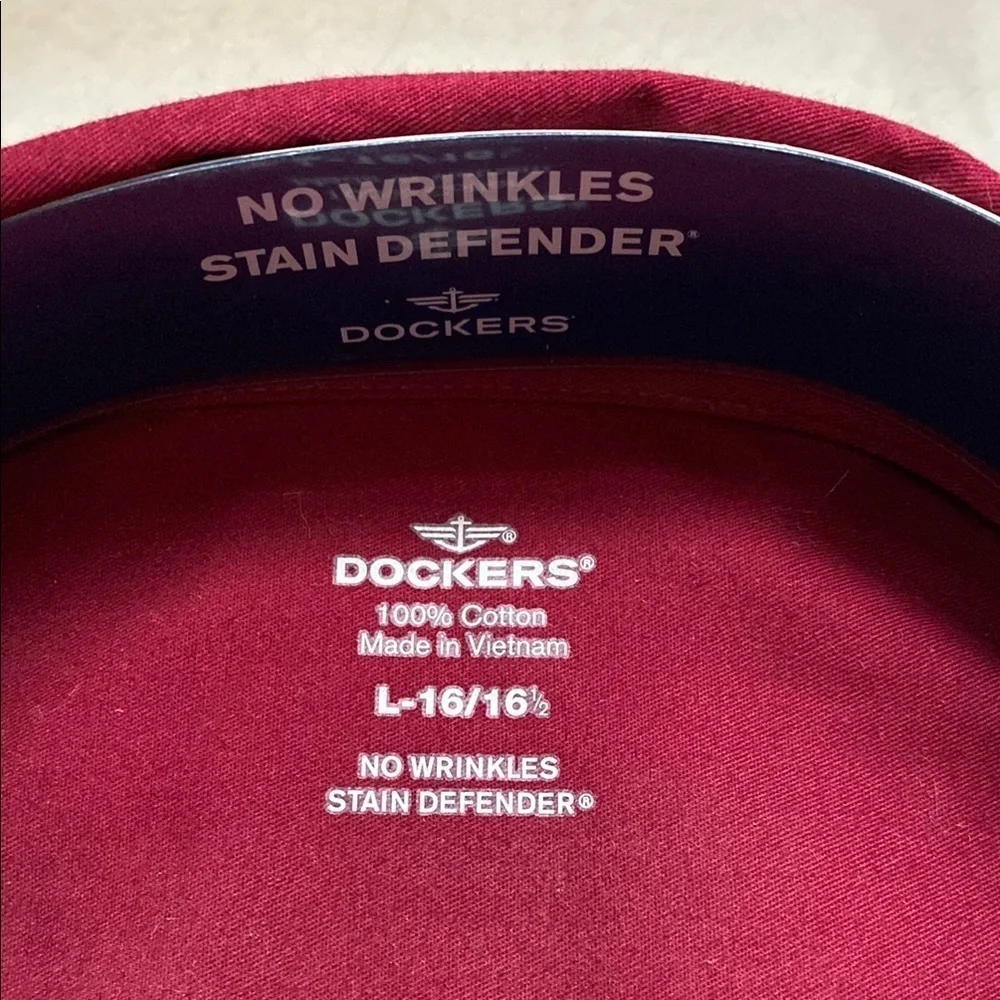 Dockers Burgandy Men's Short Sleeve Dress Shirt Size Large - Picture 3 of 8